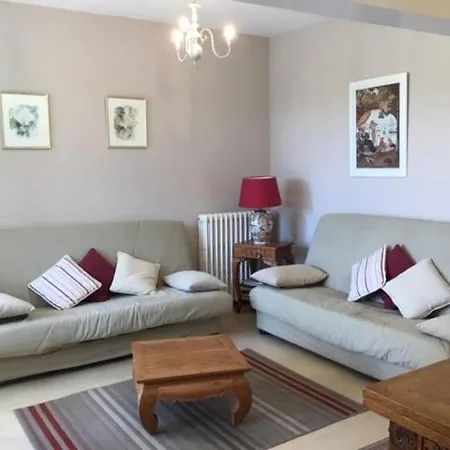 Aux Abatilles فيلة آركاشو